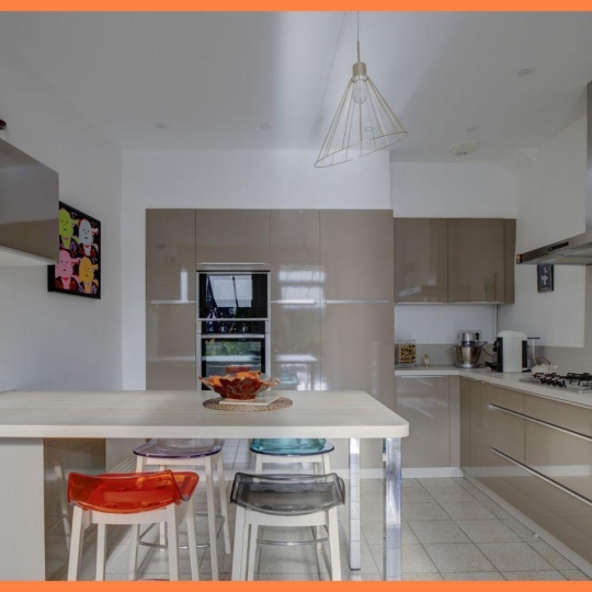  Annonces BRON : Maison / Villa | BEYNOST (01700) | 141 m2 | 735 000 € 