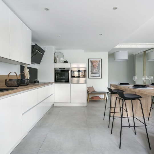  Annonces BRON : Appartement | VILLEURBANNE (69100) | 150 m2 | 665 000 € 